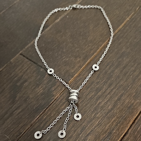 Elegant Silver Necklace with Pendant 16" - Picture 2 of 6
